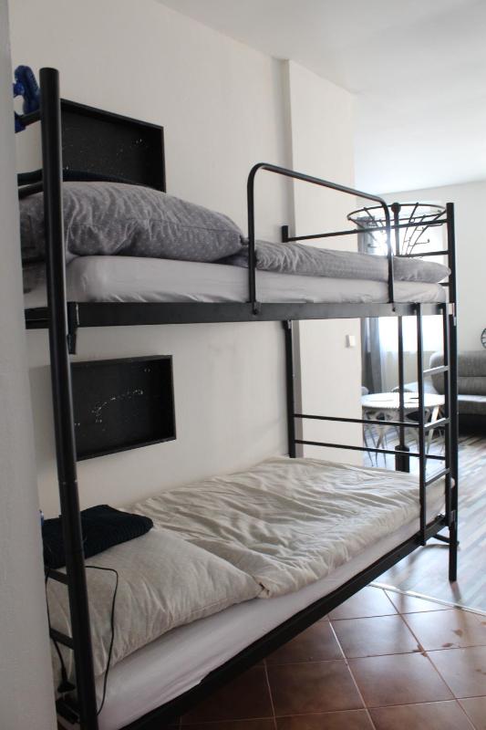 Single Bed in 6-Bed Dormitory Room with Shared Bathroom image 4