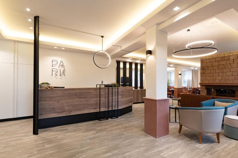 Park Hotel - image 37