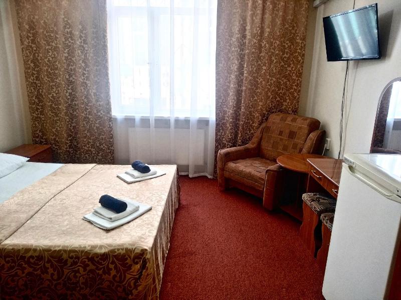 Standard Triple Room image 2
