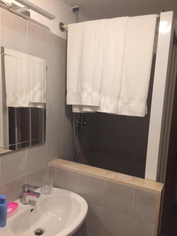 Triple Room with Private Bathroom image 2