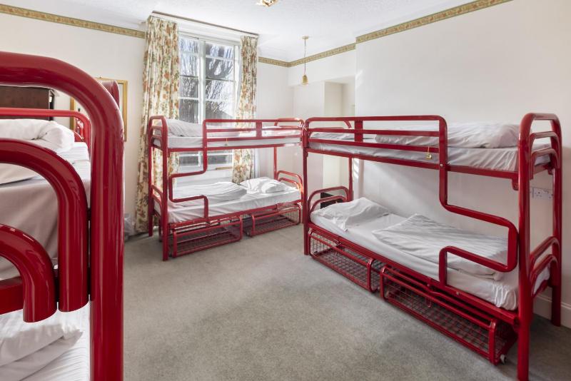Bed in 8-Bed Mixed Dormitory Room image 1