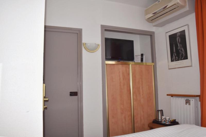 Classic Double Room image 4