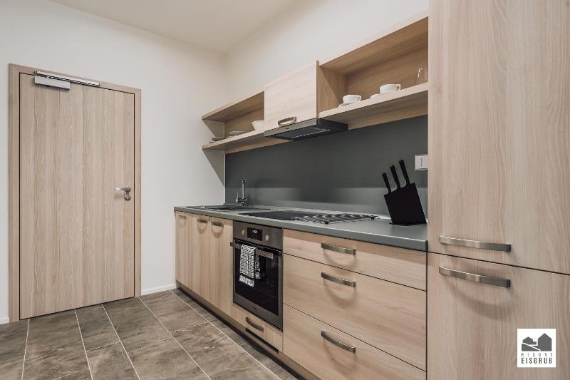 Suite with City View image 3