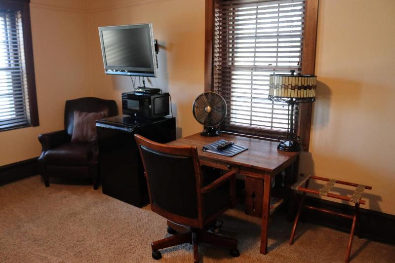 Deluxe Double Room image 4