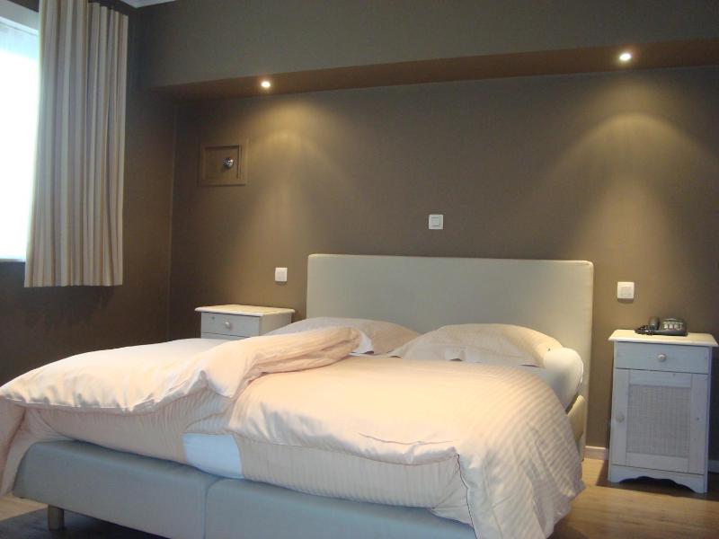 Double Room image 4
