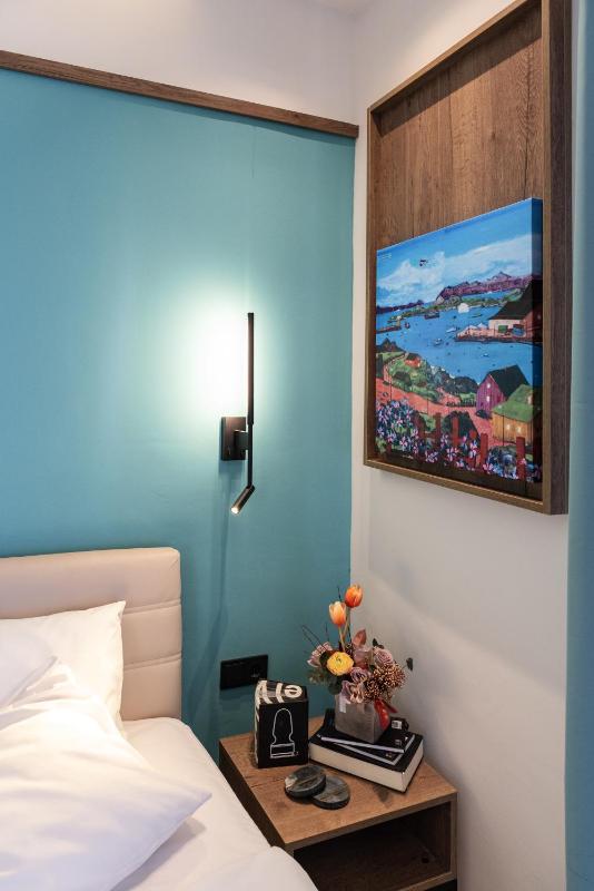 Park Hotel - image 18