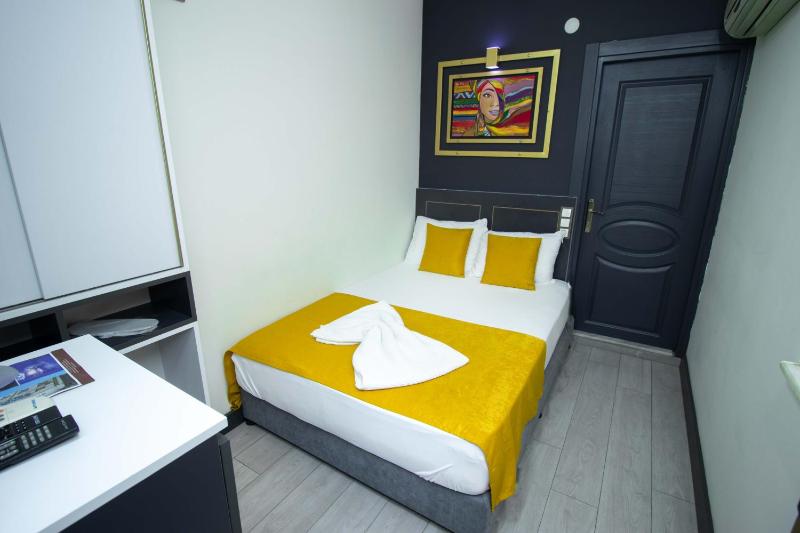 Budget Double Room image 4