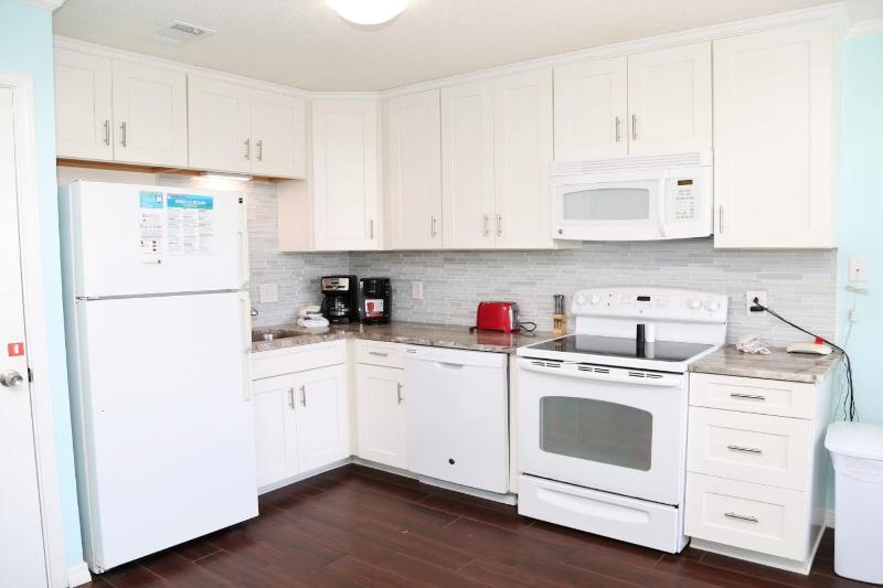 One-Bedroom Apartment image 2