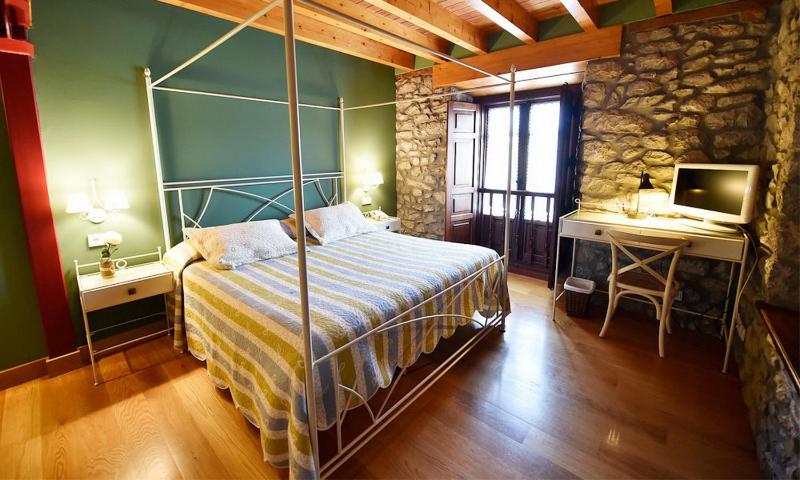 Double Room with Private Bathroom image 3
