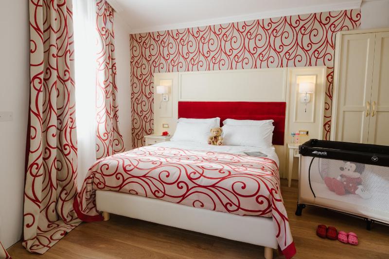 Double Room image 2