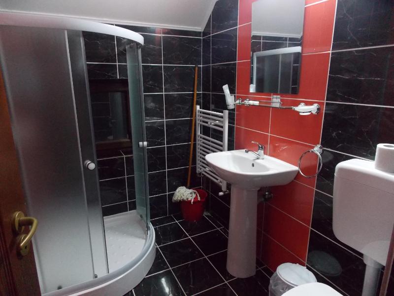 Double Room image 3