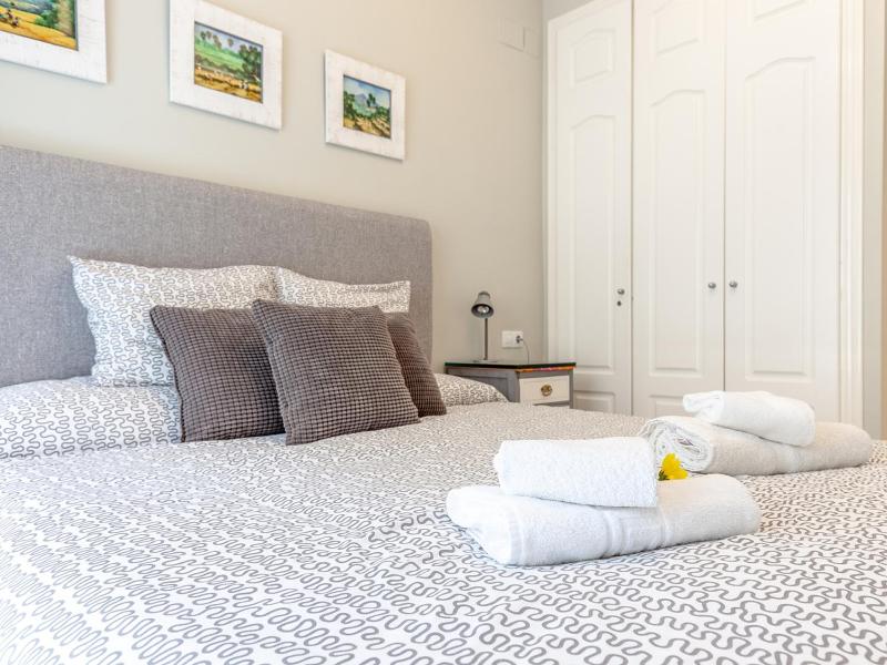 One-Bedroom Apartment image 2