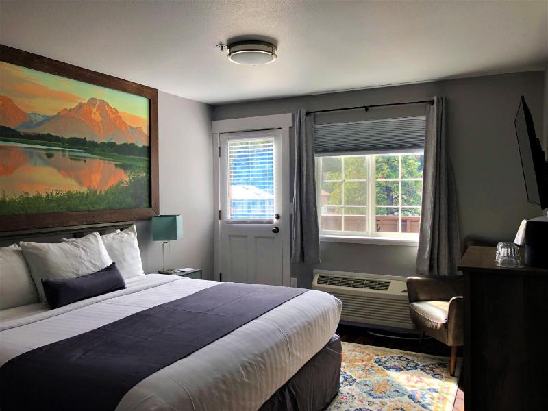 Superior King Room image 2