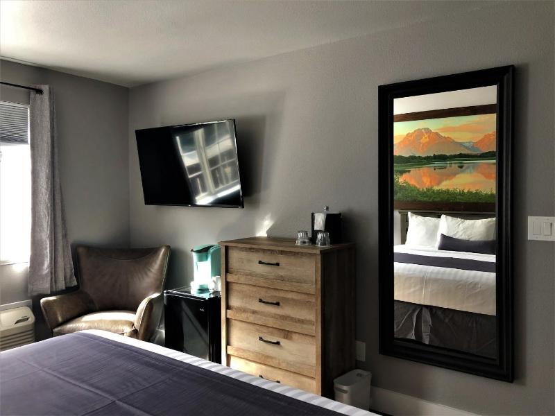 Superior King Room image 4
