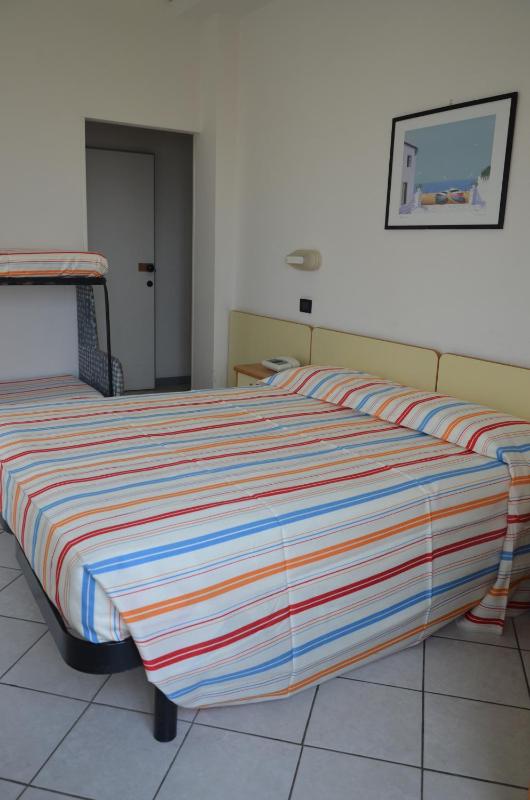 Quadruple Room with Balcony image 2