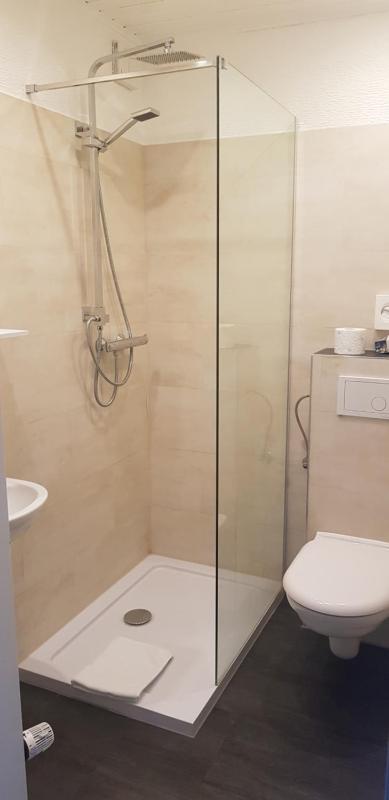 Double Room image 3