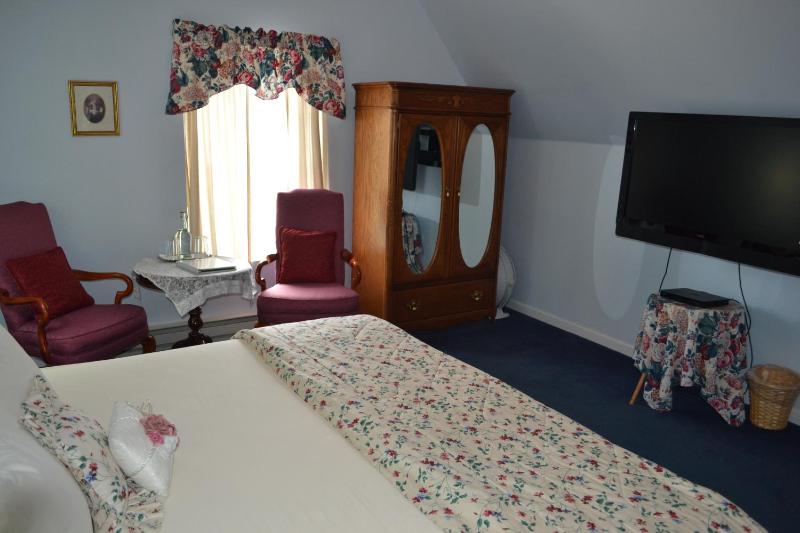 King Room image 2