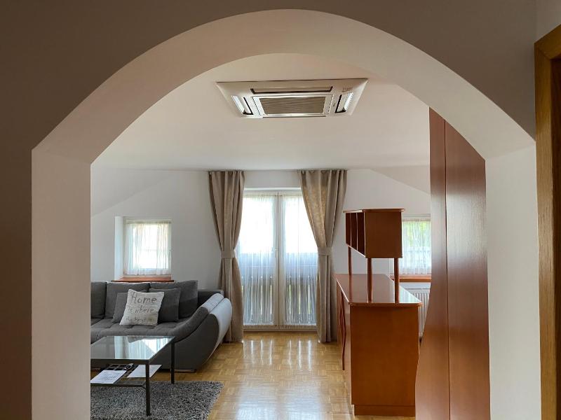 One-Bedroom Apartment with Castle View image 3