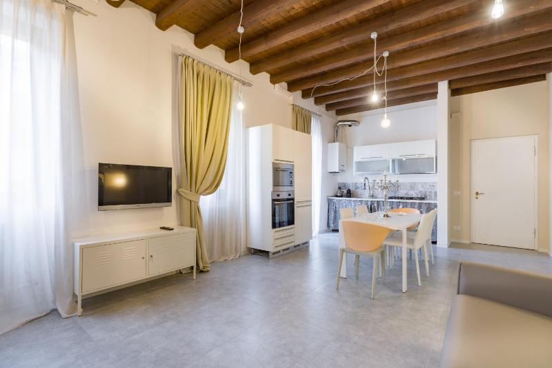 APPARTAMENTO AL CASTELLO - image 13
