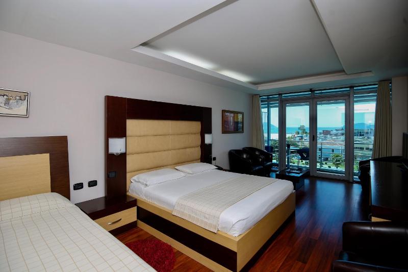 Junior Suite image 2