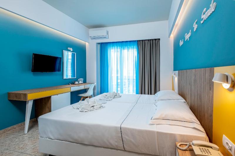 Double or Twin Room image 3