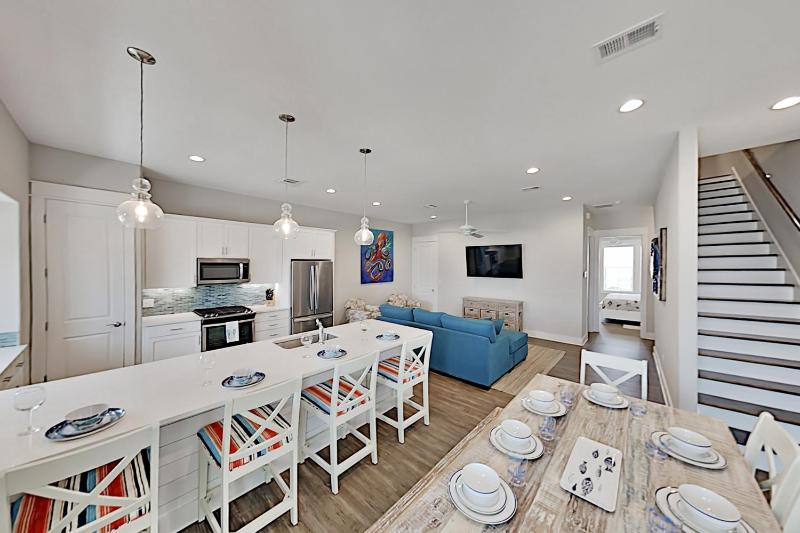 Three-Bedroom Townhouse image 2