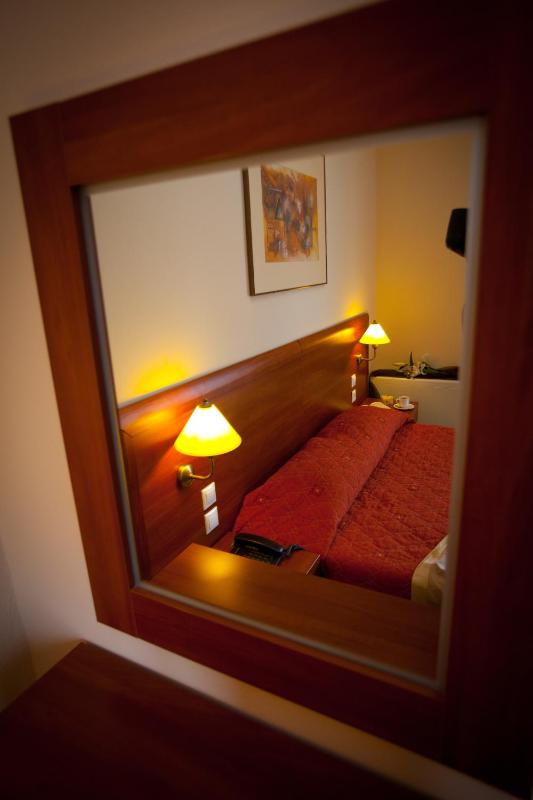 Single Room image 2