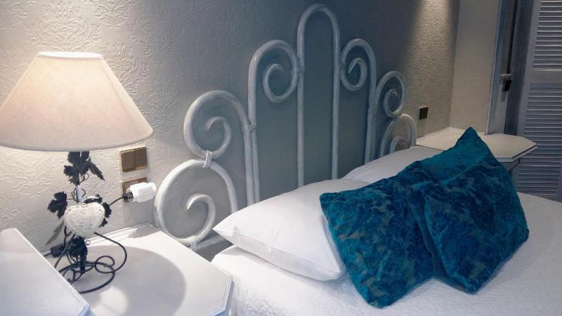Hotel Mignon - image 12