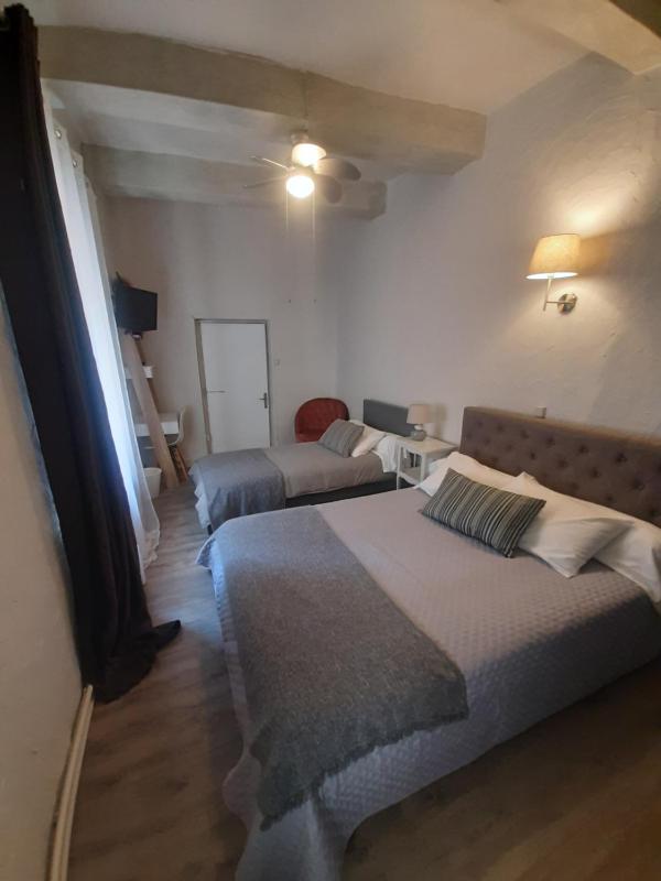 Standard Twin Room image 3