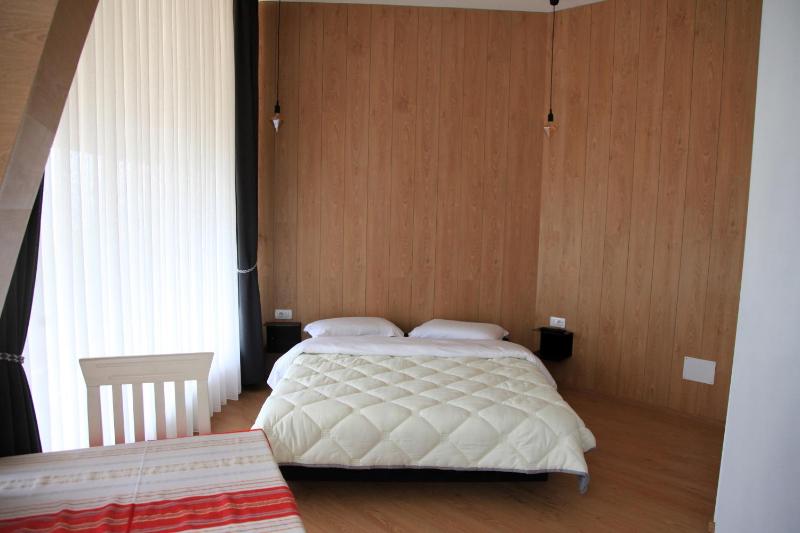 Deluxe Room (2 Adults + 1 Child) image 3