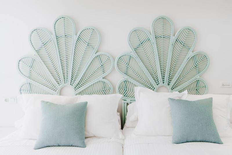 Double or Twin Room image 4