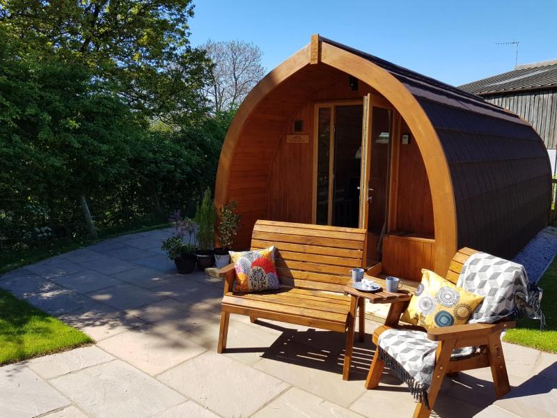 Double room with Patio and Hot Tub (Douk Ghyll) image 1