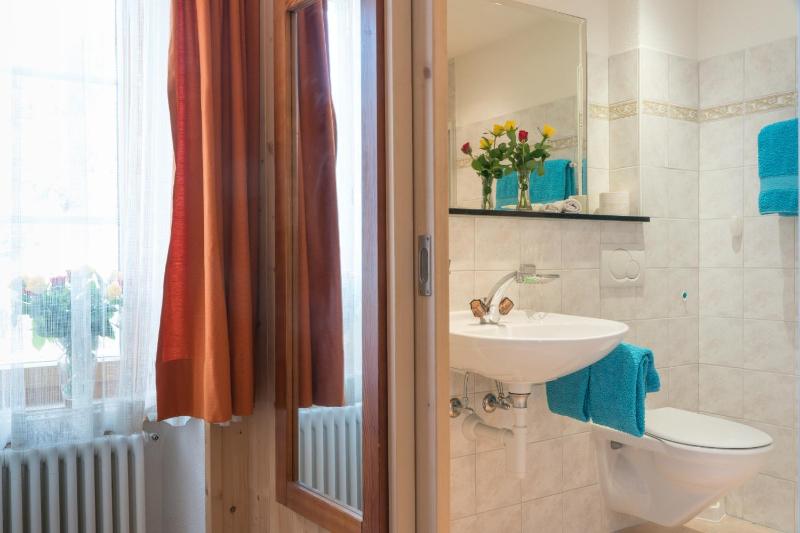 Classic Triple Room image 2