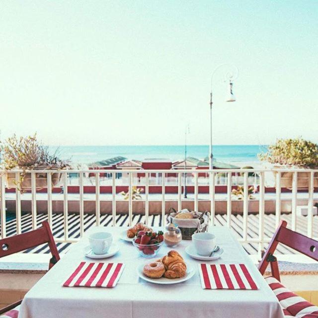 Double or Twin Room with Sea View image 2