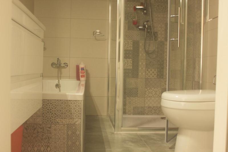 Giljana ensuite rooms shared terrace & kitchen - image 13