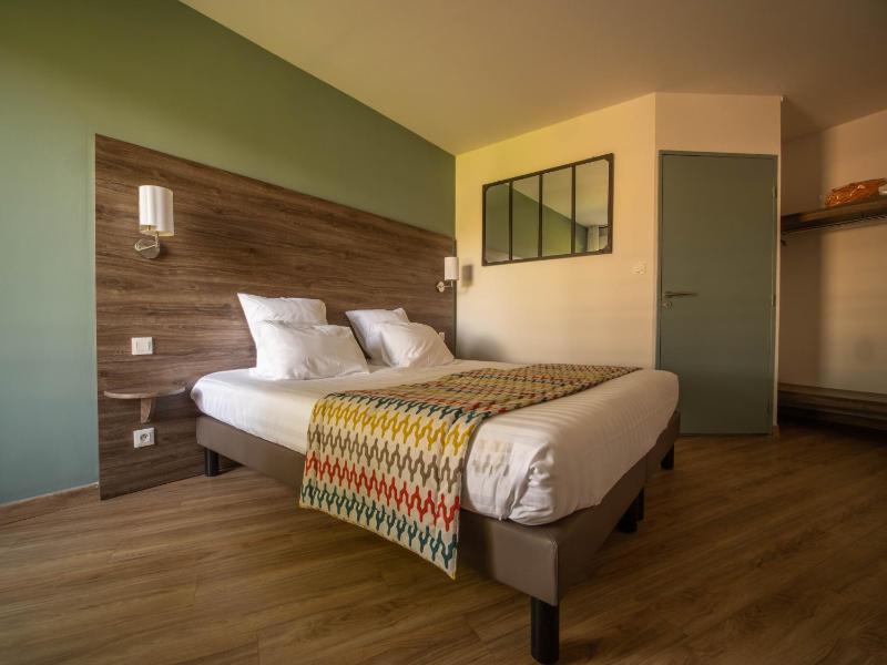 Double Room with Harbour View image 1