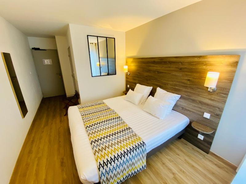 Double Room image 1