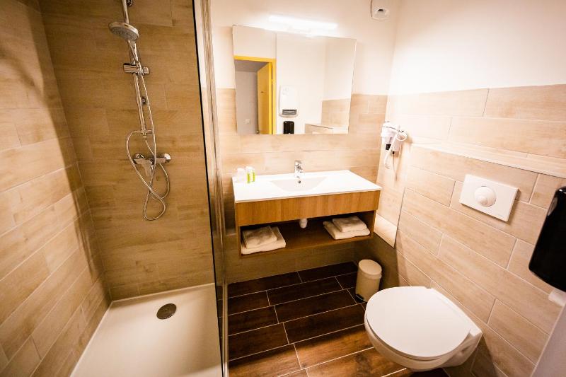 Double Room image 2
