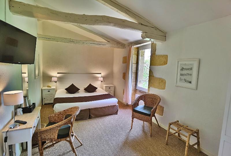 Superior Double Room image 4