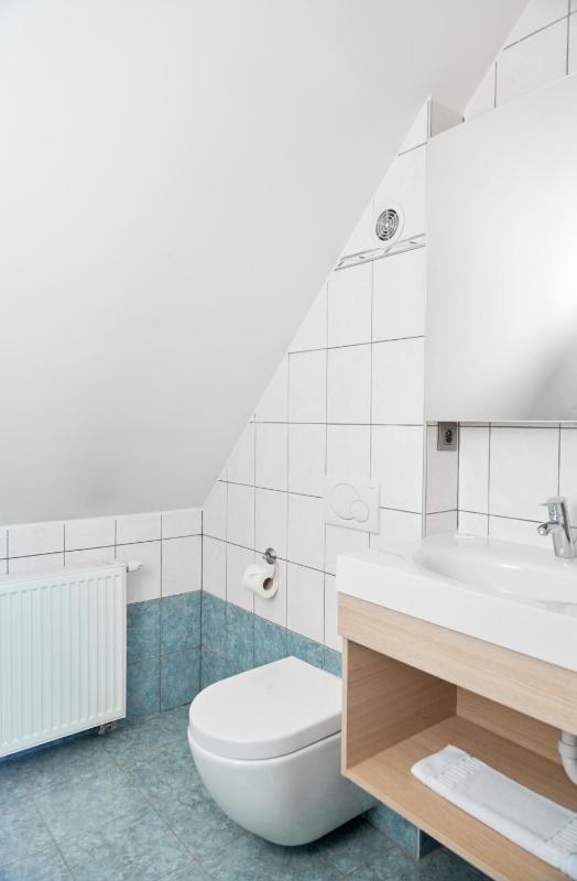 Large Double Room image 3