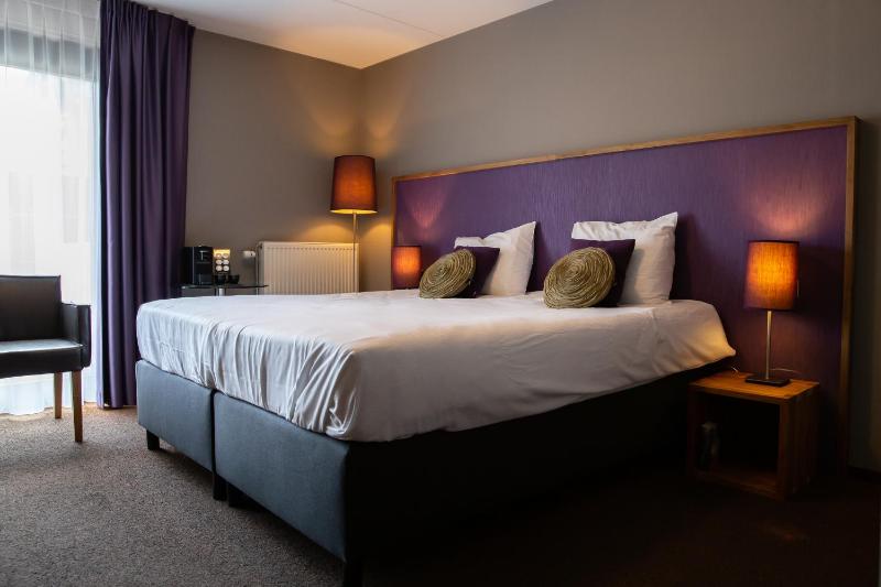 Deluxe Double Room with Spa Bath  image 1