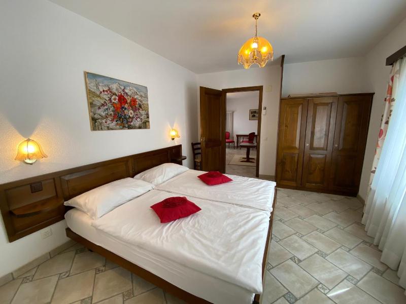King Room with Mountain View image 4