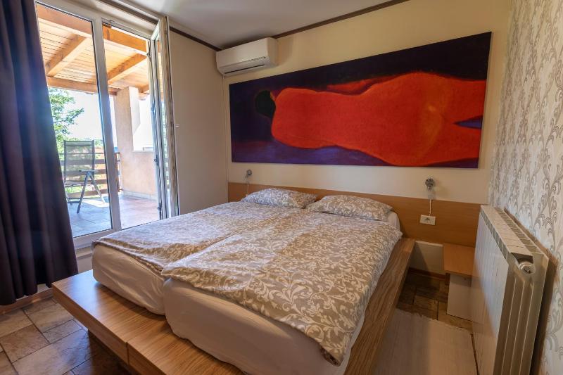 Double Room with Patio image 3
