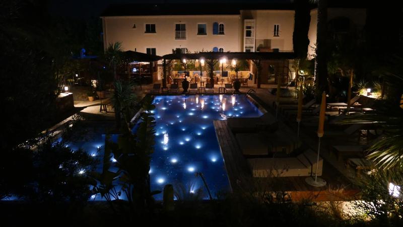Hôtel La Piscine - image 4