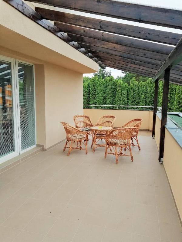 Apartment with Terrace image 4
