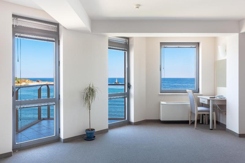 Apartment with Sea View image 2
