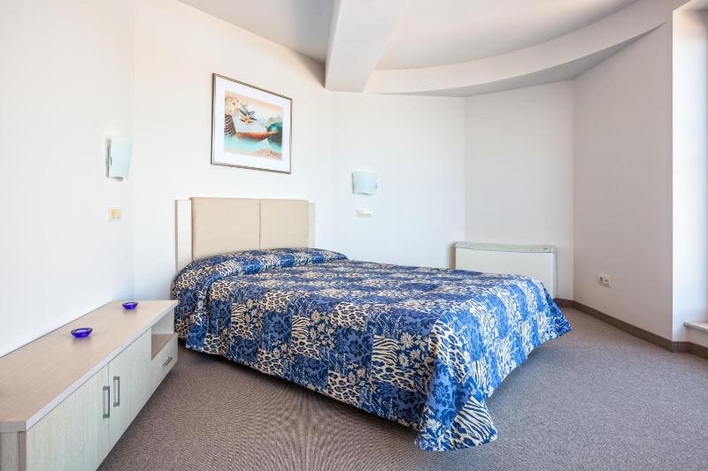 Apartment with Sea View image 3