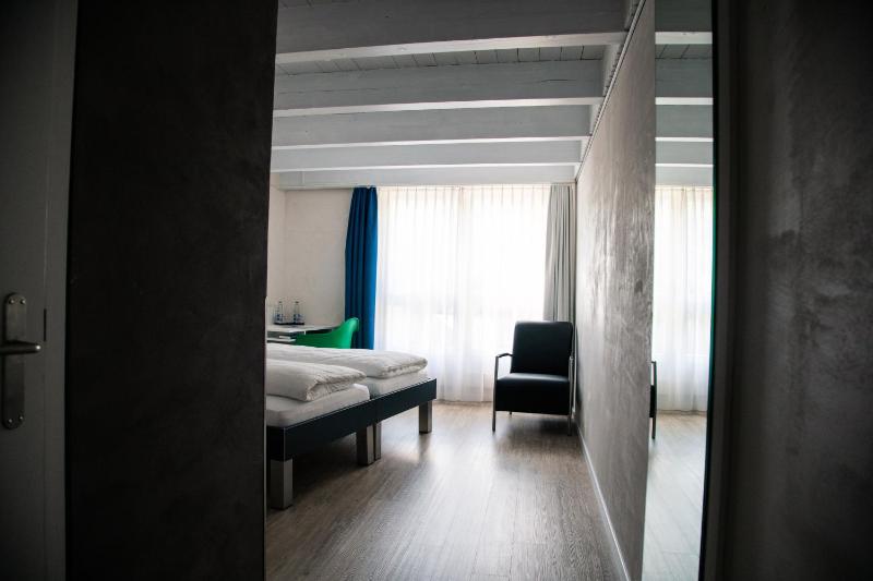 Double Room with Garden View image 4