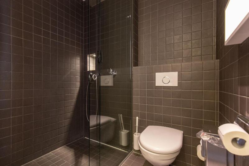 Double Room with Private Bathroom image 2