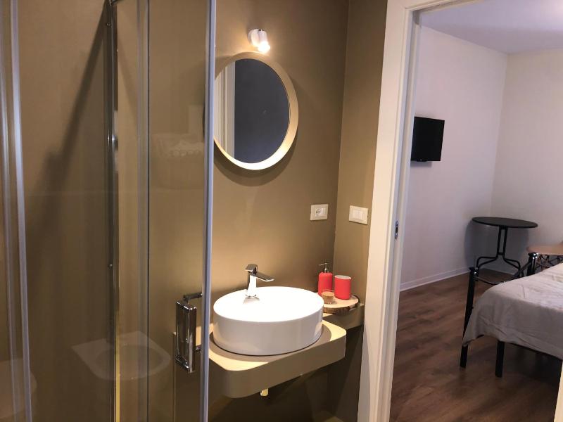 Double or Twin Room with Balcony image 3